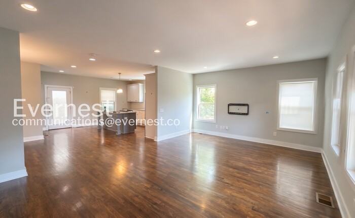 2115 Burns St - Photo 7 of 23