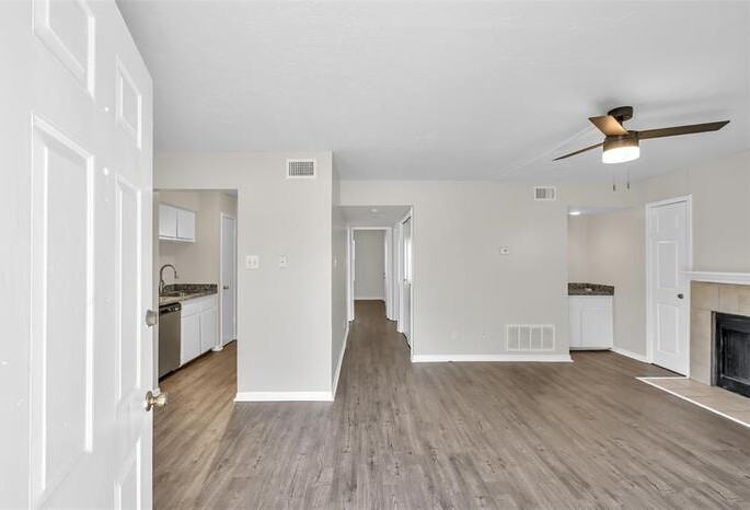 900 Holly Dr #8 - Photo 4 of 19