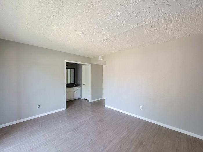 13611 Ravensway Dr #B - Photo 7 of 13