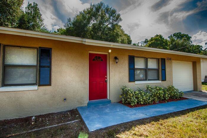 330 Dogwood Ave - Photo 4 of 19