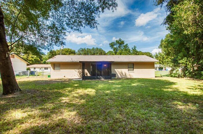 330 Dogwood Ave - Photo 5 of 19