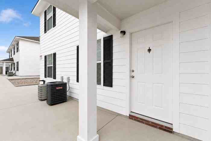 516 Hollyhock St #27 - Photo 2 of 17