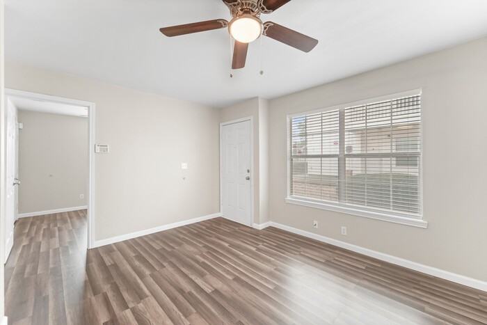 516 Hollyhock St #27 - Photo 5 of 17