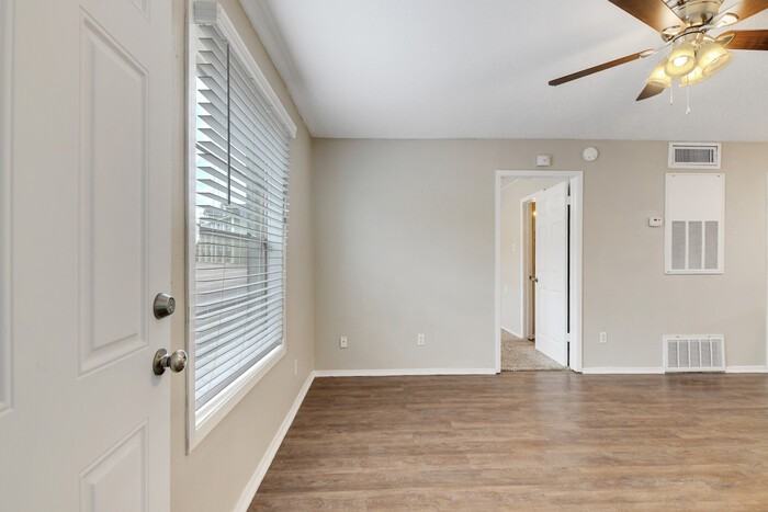 1512 Broadmoor Dr #B - Photo 7 of 24