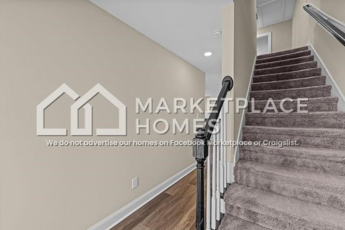704 Chatsworth Way - Photo 4 of 30