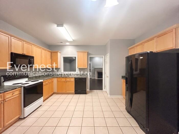 632 Parkside Cir - Photo 2 of 22