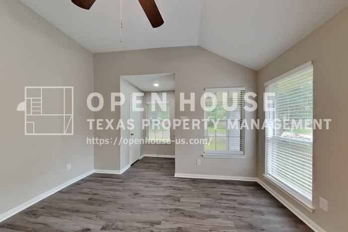 2222 Friarwood Trl - Photo 5 of 21