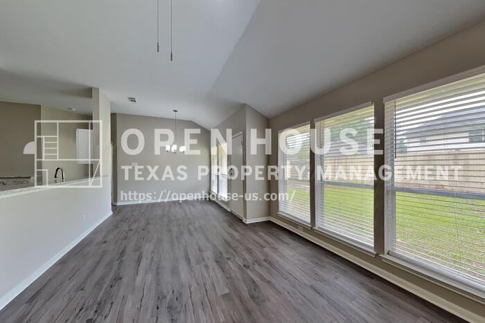 2222 Friarwood Trl - Photo 6 of 21