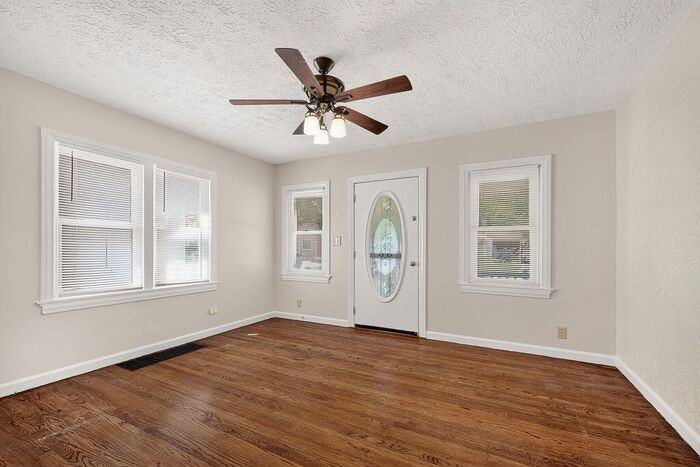 37 N Catherwood Ave - Photo 3 of 17