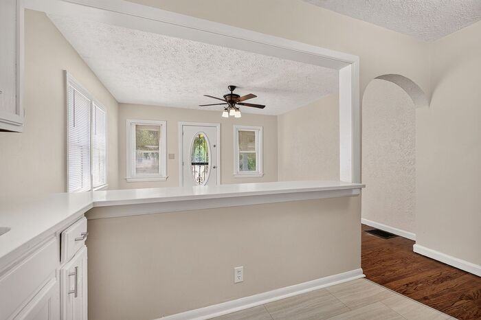 37 N Catherwood Ave - Photo 6 of 17