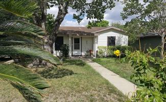 featured image of 210 W Barbara St