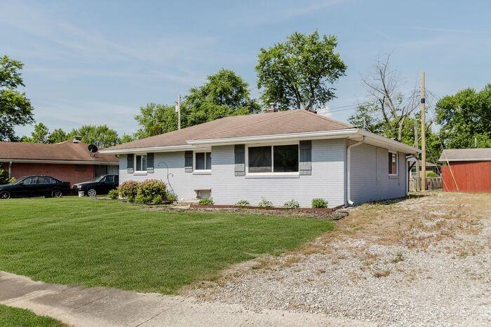 1530 S Drexel Ave - Photo 2 of 21