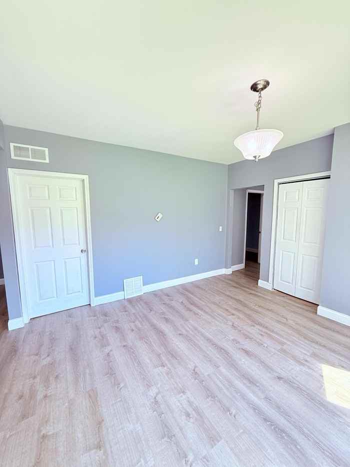 1464 Baldwin St - Photo 7 of 31