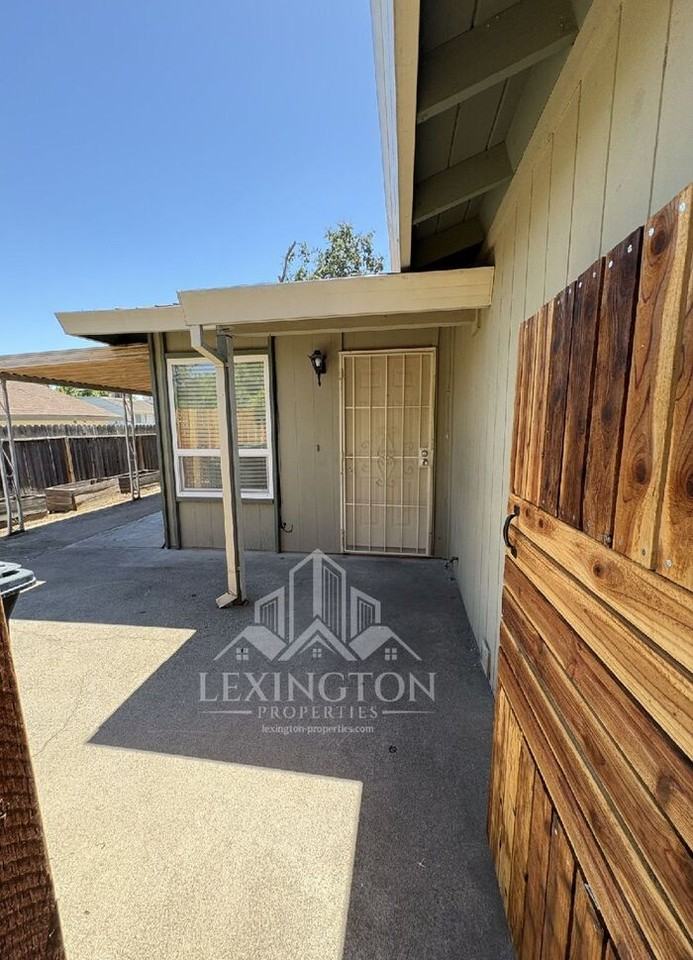 6031 Rowan Way - Photo 2 of 13