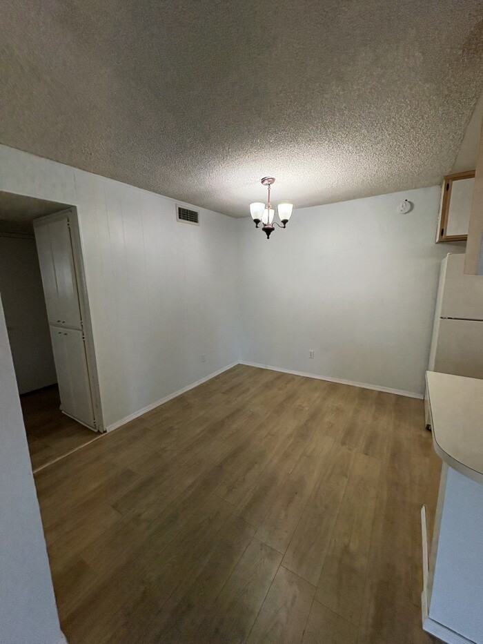 6031 Rowan Way - Photo 4 of 13