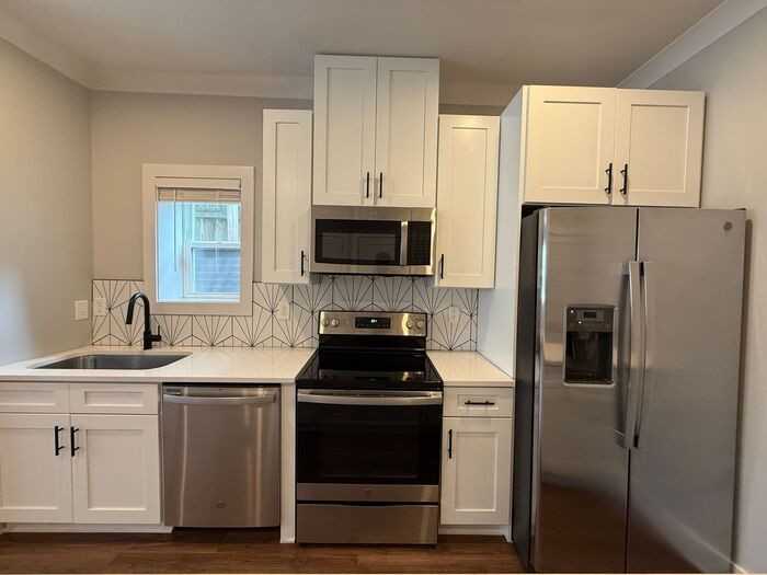 805B Bradford Ave #102 - Photo 3 of 18