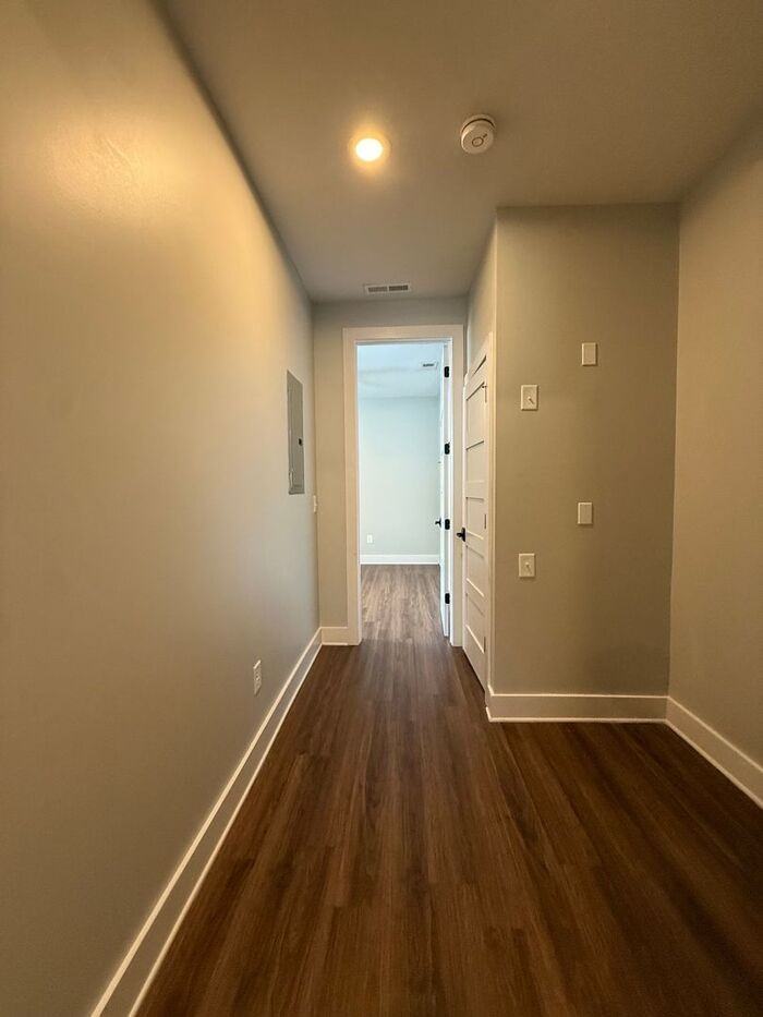805B Bradford Ave #102 - Photo 5 of 18