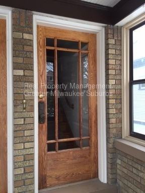 2569 N 61st St - Photo 3 of 19