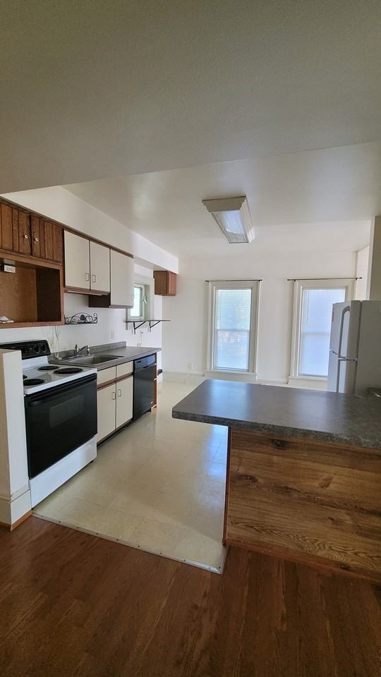 50 E Willow St #2 - Photo 6 of 9