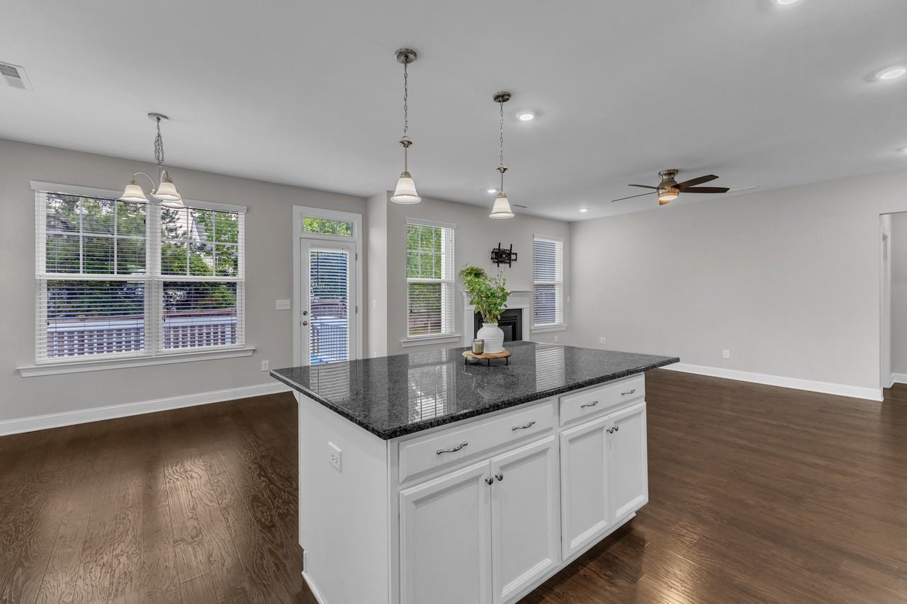 4252 Rockdell Hall St #1 - Photo 5 of 47