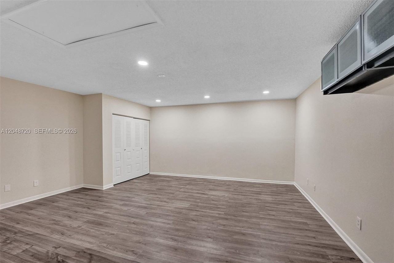 1224 Sussex Street - Photo 6 of 8