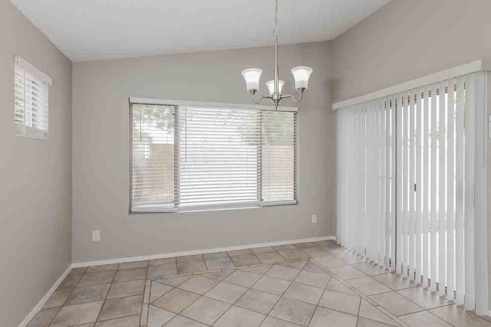 20810 N 74th Ln - Photo 4 of 16