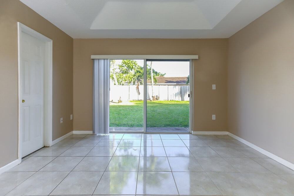 18081 Sw 152nd Ct - Photo 5 of 17