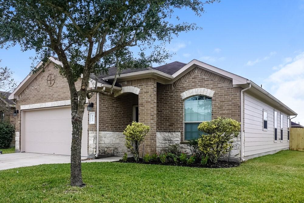8751 Sunrise Canter Dr - Photo 3 of 16