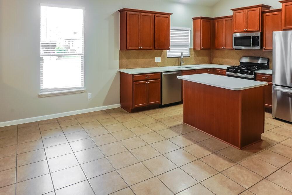 8751 Sunrise Canter Dr - Photo 6 of 16