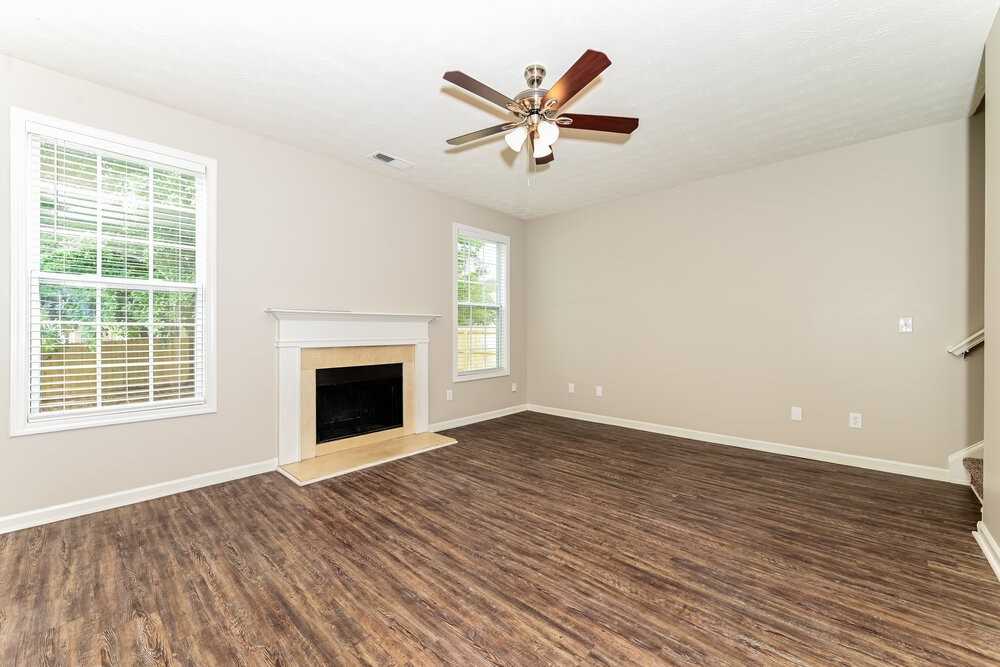 215 Greenland Dr - Photo 4 of 17