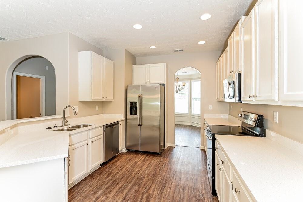 215 Greenland Dr - Photo 7 of 17