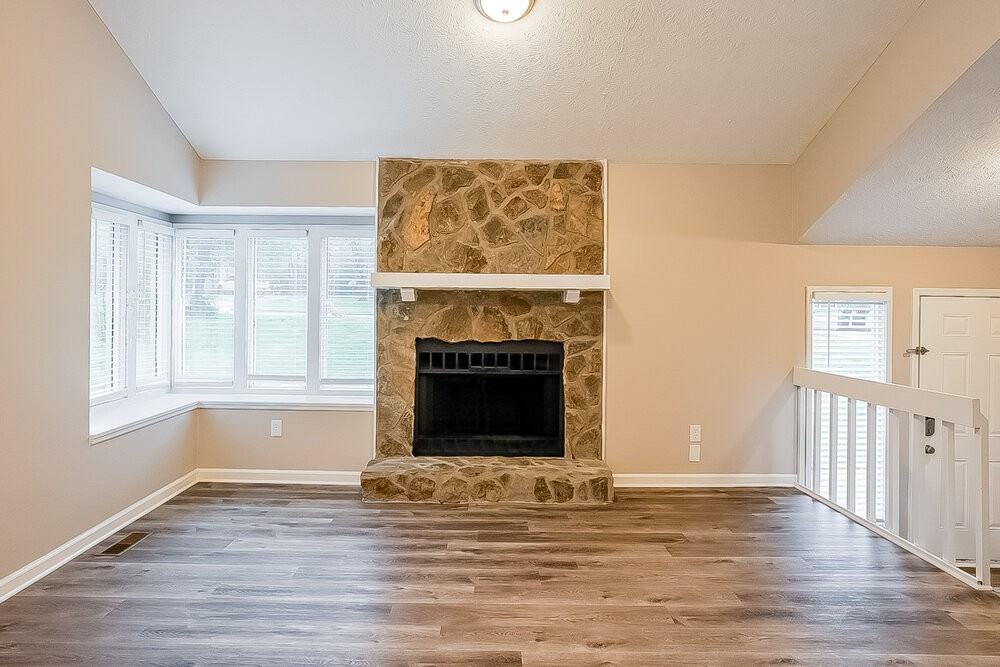6826 Creekwood Dr - Photo 4 of 17