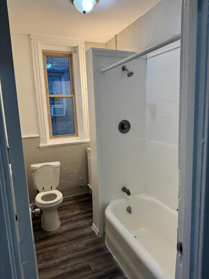 220 N 6th ST APTS LLC - Photo 7 of 16