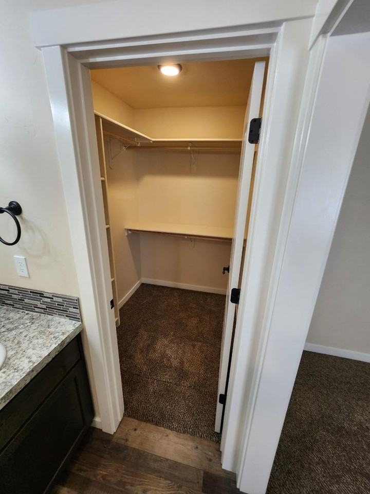 1304 N Buchanan St - Photo 7 of 10