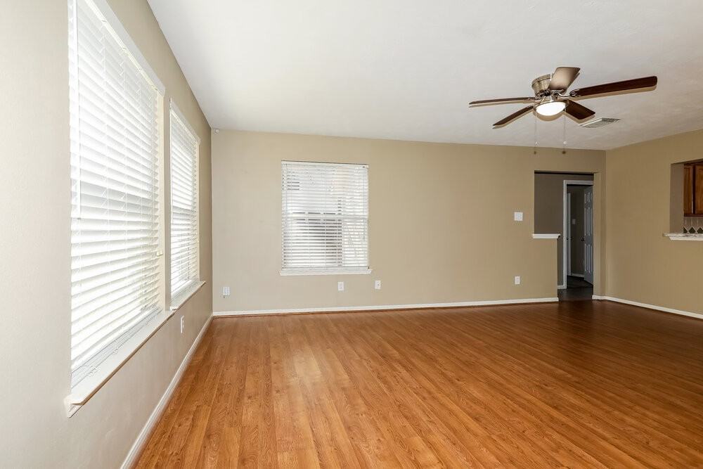10007 Willow Wood Way - Photo 4 of 17