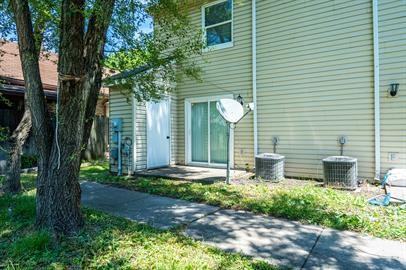 1315 South Senate Avenue - Photo 4 of 19