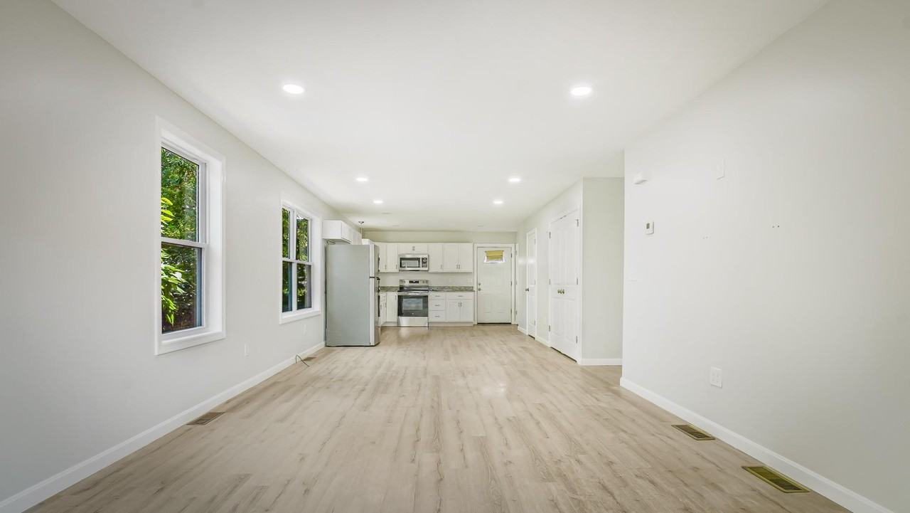 28 Crosby St - Photo 7 of 10