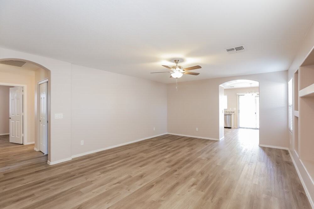 7302 S 253rd Ave - Photo 4 of 16