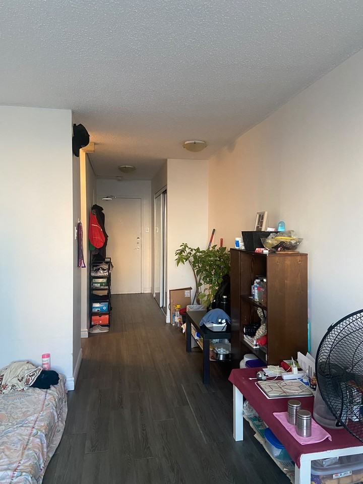 1350 Rue du Fort #805 - Photo 2 of 9