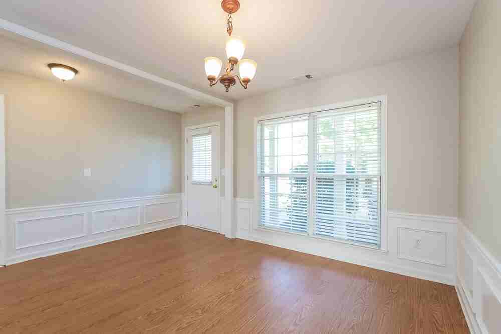 421 Citronelle Dr - Photo 4 of 16