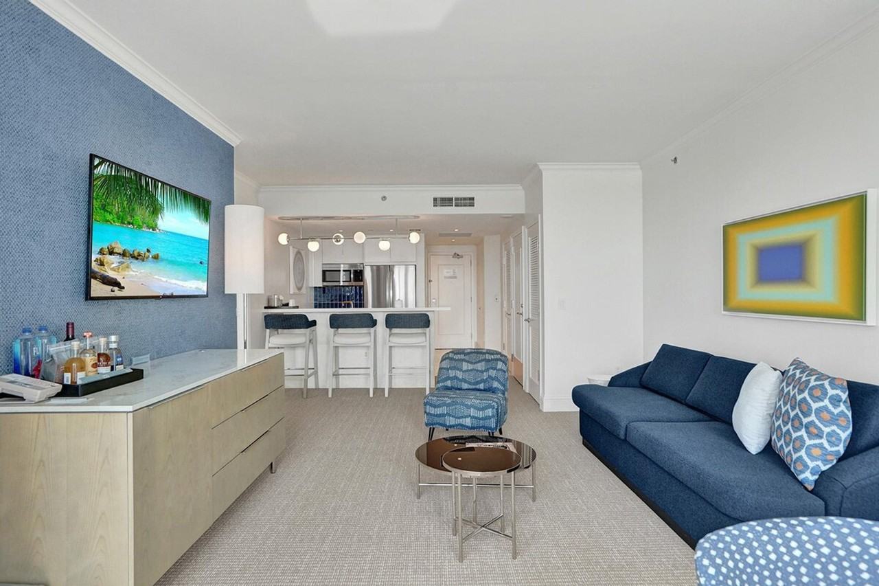 4401 Collins Avenue - Photo 2 of 50