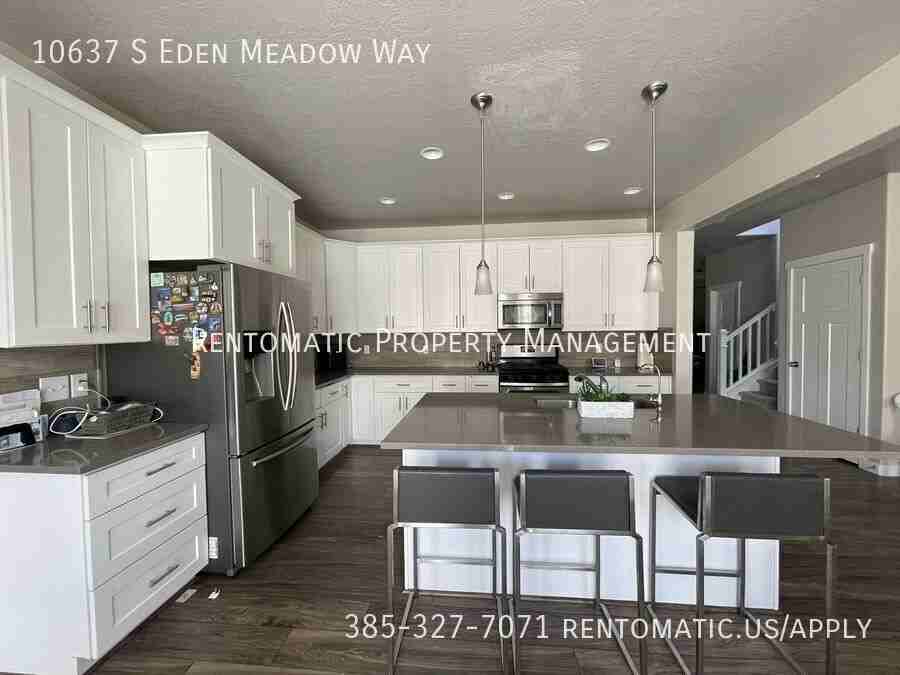 10637 S Eden Meadow Way - Photo 3 of 16