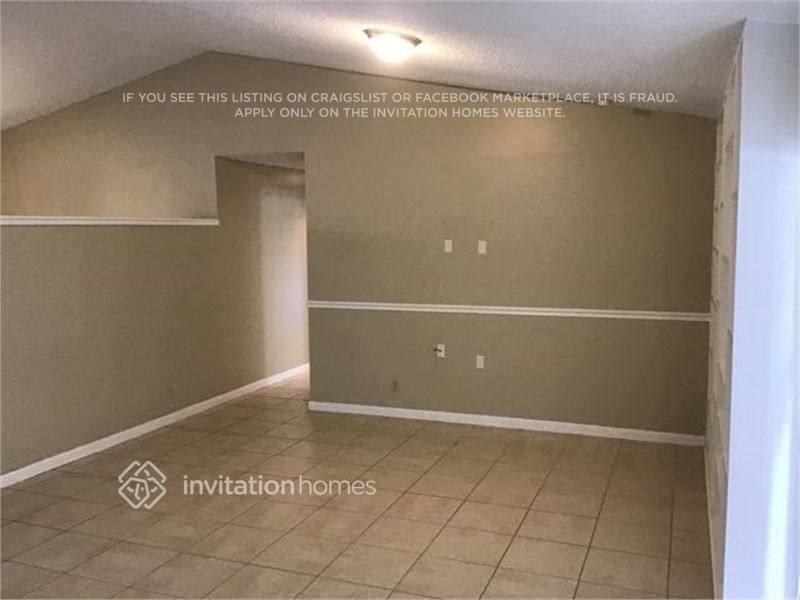 5016 Nw 66th Dr - Photo 3 of 13