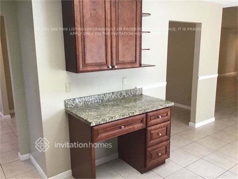 5016 Nw 66th Dr - Photo 6 of 13