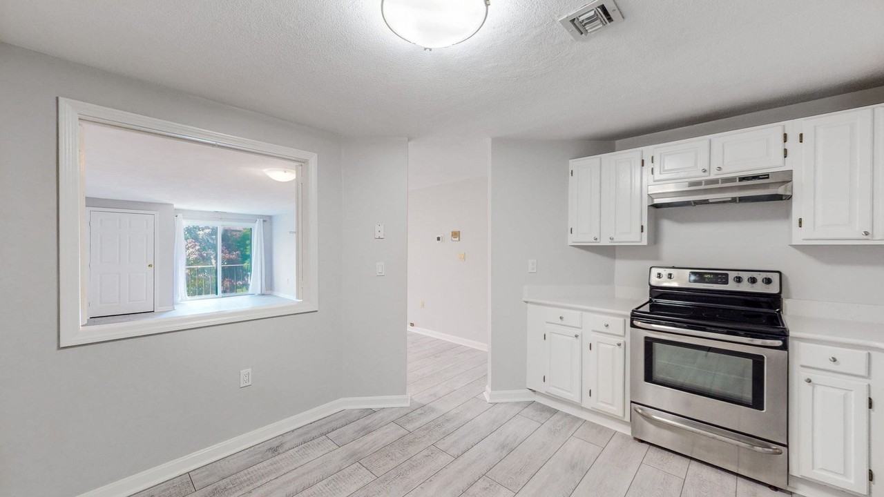 8 Ledgewood Way #10 - Photo 2 of 17