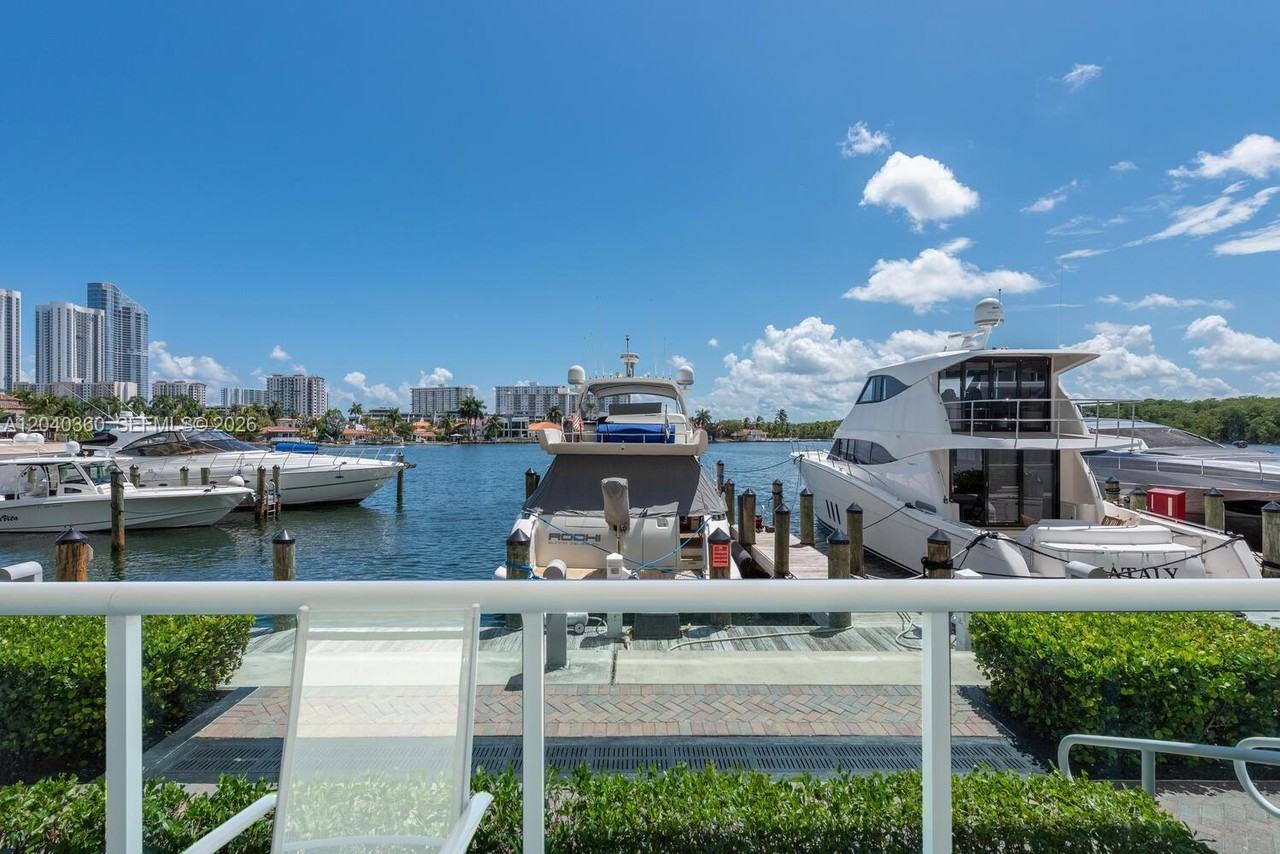 400 Sunny Isles Boulevard #104 - Photo 4 of 16
