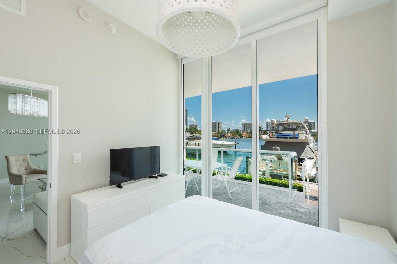 400 Sunny Isles Boulevard #104 - Photo 6 of 16