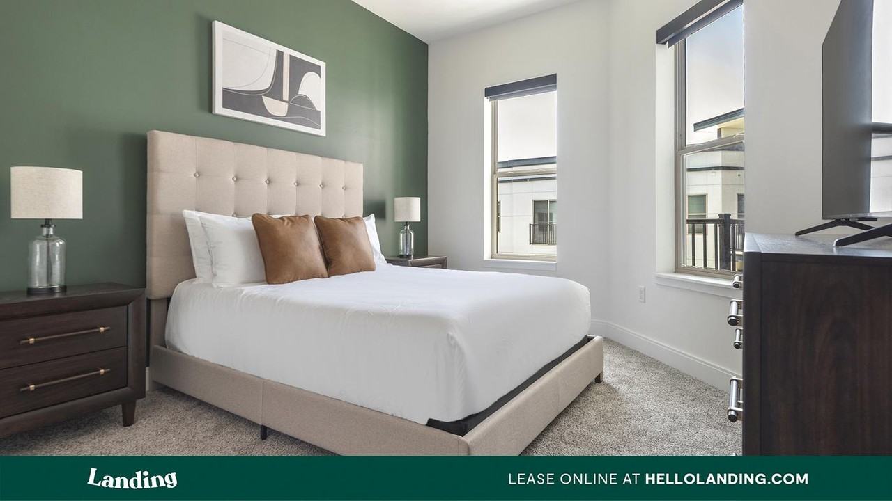 5539 Pershing Ave - Photo 4 of 50