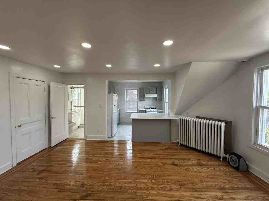 596 Warburton Ave - Photo 3 of 11