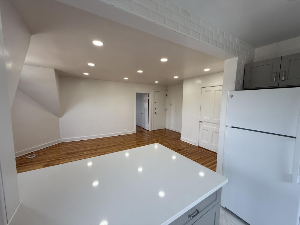 596 Warburton Ave - Photo 6 of 11